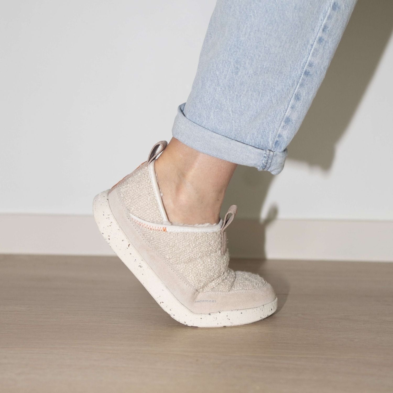 Slippers-with-super-flexible-sole